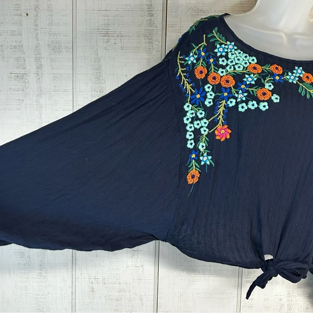 Free‎ People Embroidered Top XS Long Dolman Sleeve Cropped Boho Festival Blue
